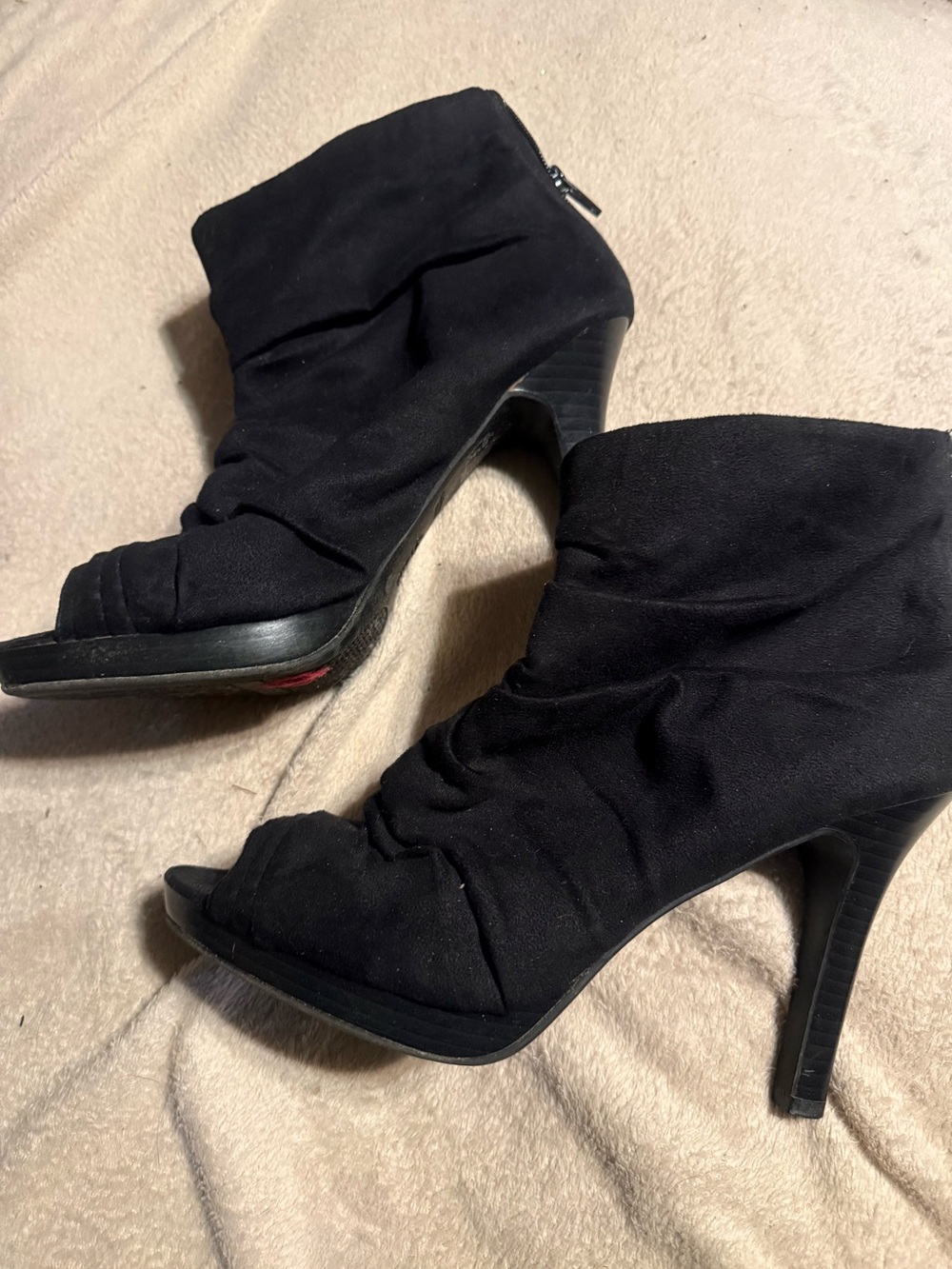 FIONI Clothing Black Peep-Toe Ruching Stiletto Ankle Booties